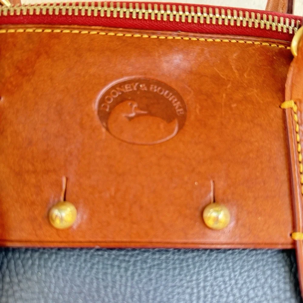 Vtg Dooney & Bourke Wilson Navy & Tan Pebble Grain Leather Satchel Purse #7628